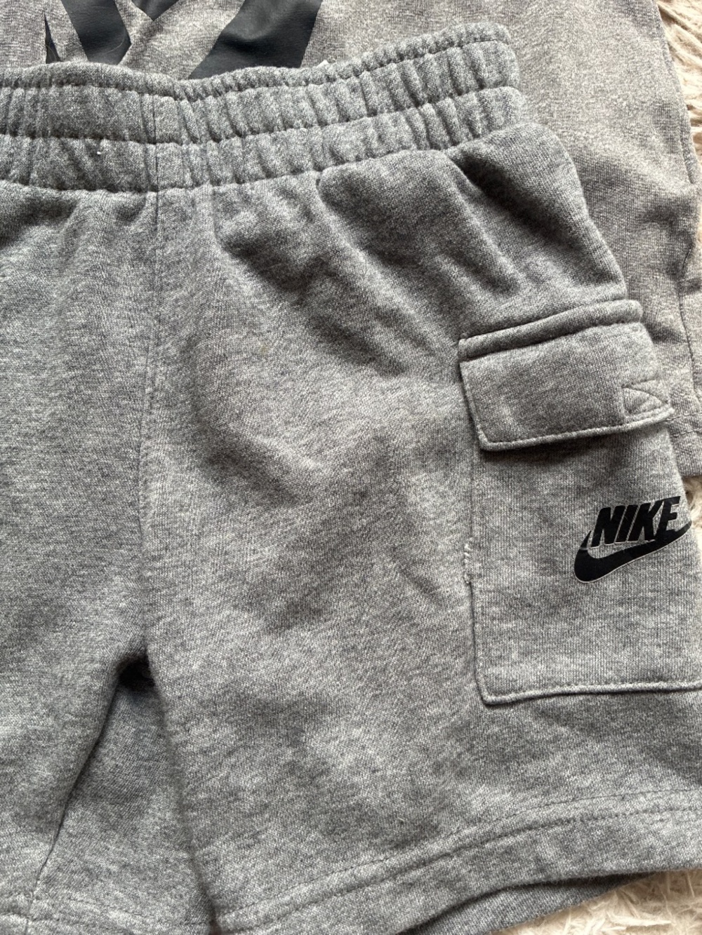 Boys Gray Nike Shorts Shirt Set Size 4 - Picture 3 of 3